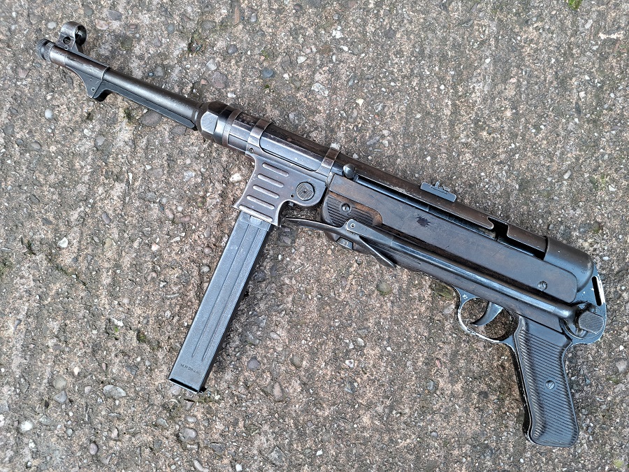 German MP38/MP40 S/N 8582 AYF41 Price £3300 - Saracen Exports