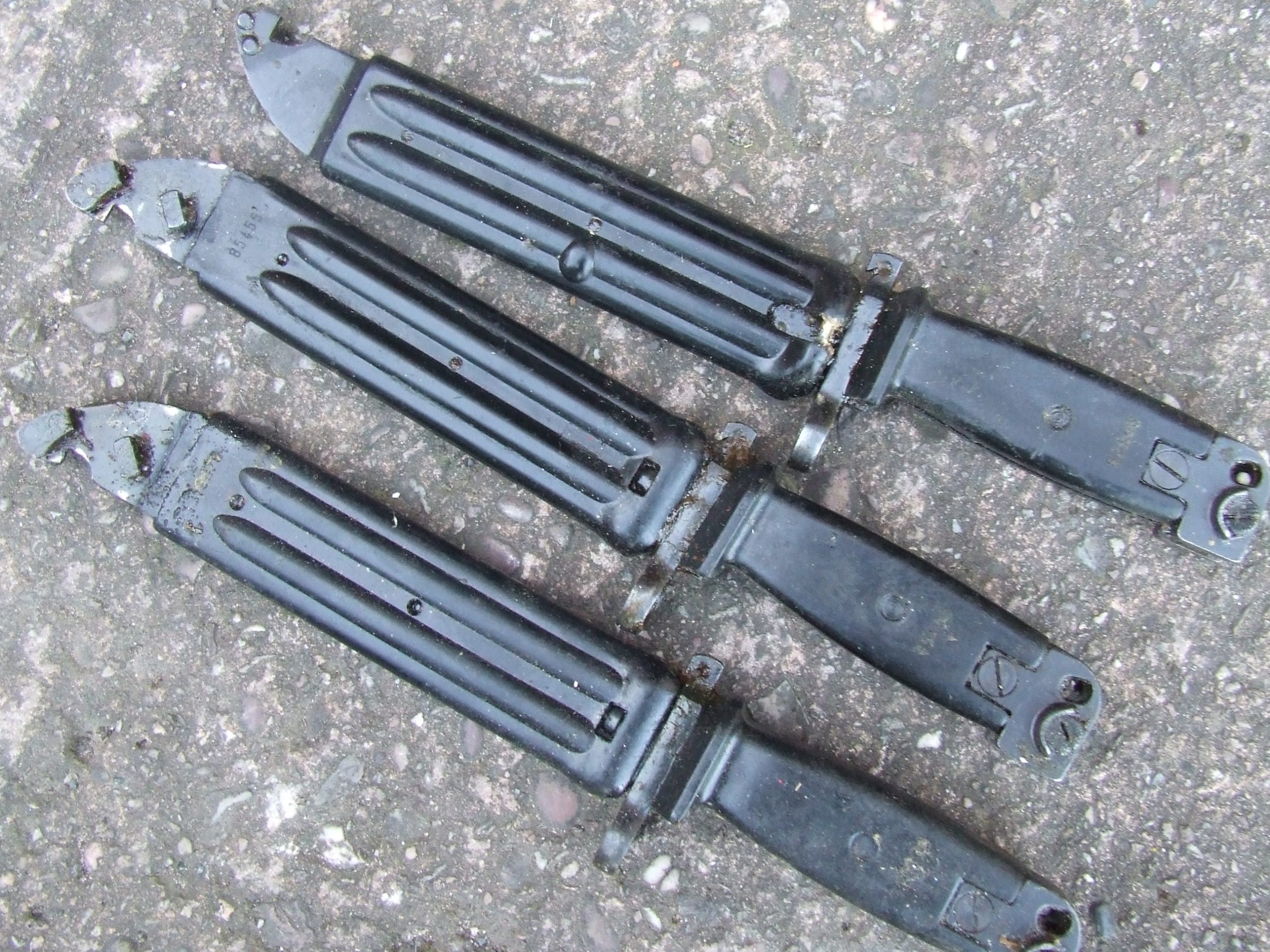 AK 47 wirecutter bayonet & scabbard