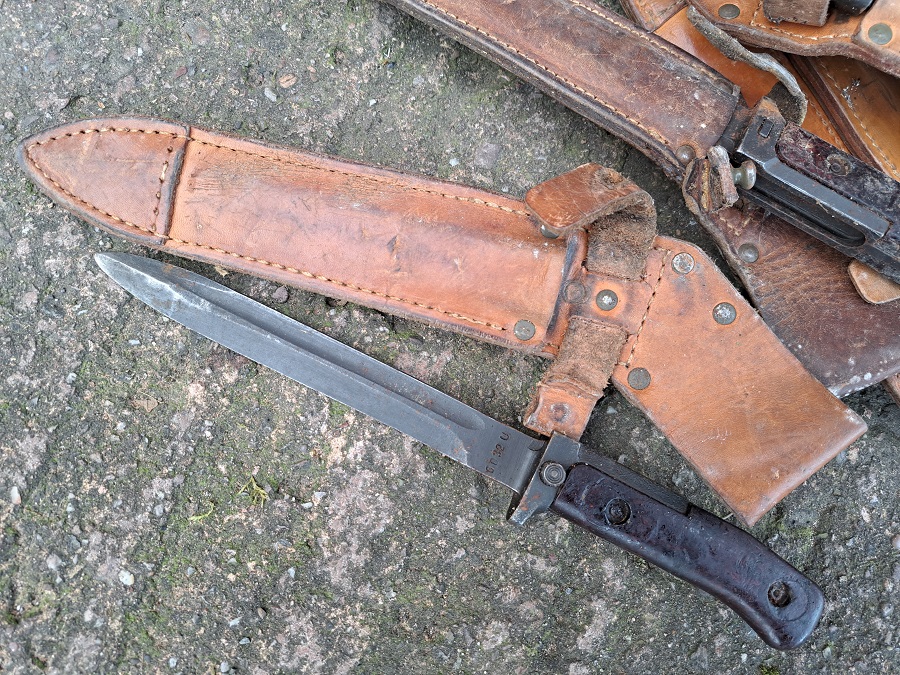 Czech VZ58 bayonet & scabbard - Image 2