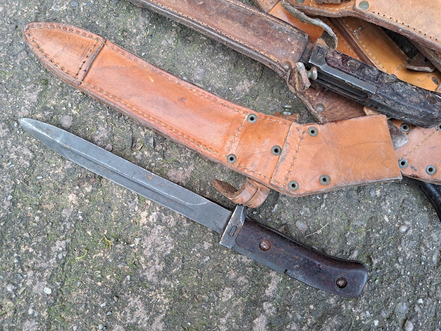 Czech VZ58 bayonet & scabbard - Image 3
