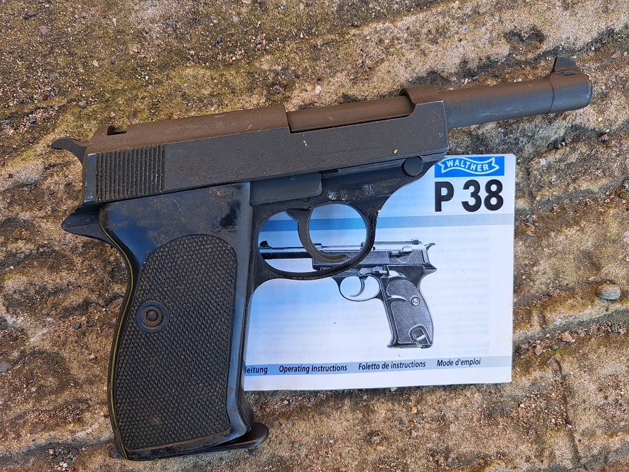 Walther P1 9mm automatic Pistol S/N223050 - Image 3