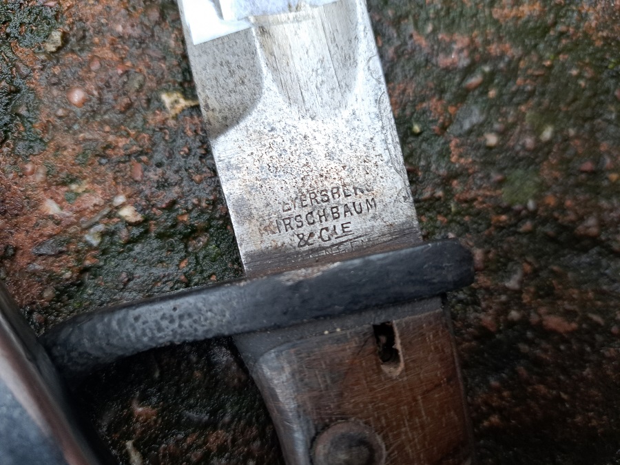 German Seitengewehr 98 "Butcher" bayonet & (repro) scabbard - Image 3