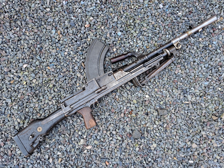 Bren MK1 Enfield mfg, Kings Crown dated 1940 S/N D209 - Image 4