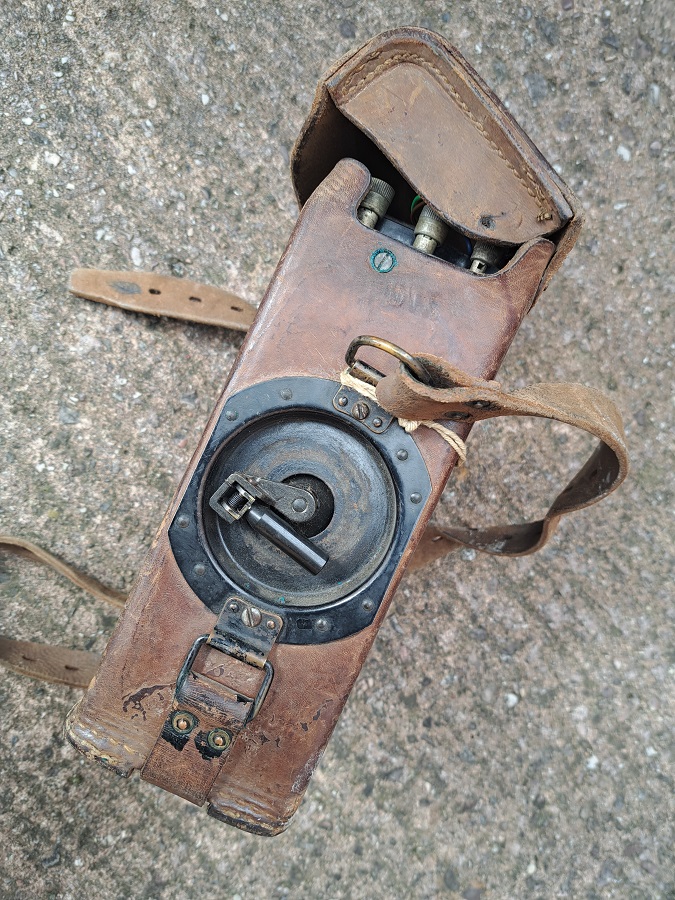 US Army Signal Corps field telephone Early issue - Image 4