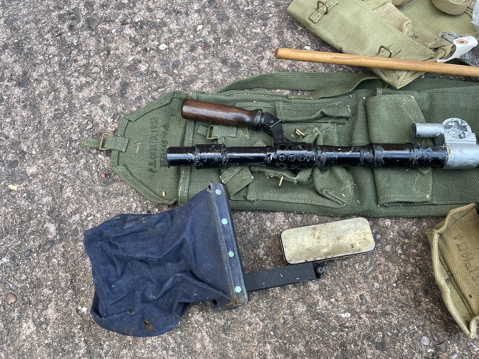 Bren spare barrel, cover, pouch and accessories - Image 4
