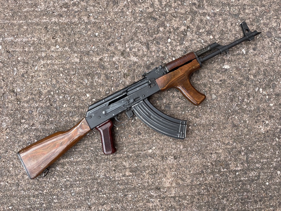Romanian AK47 with front grip S/N IT2367 - Image 3