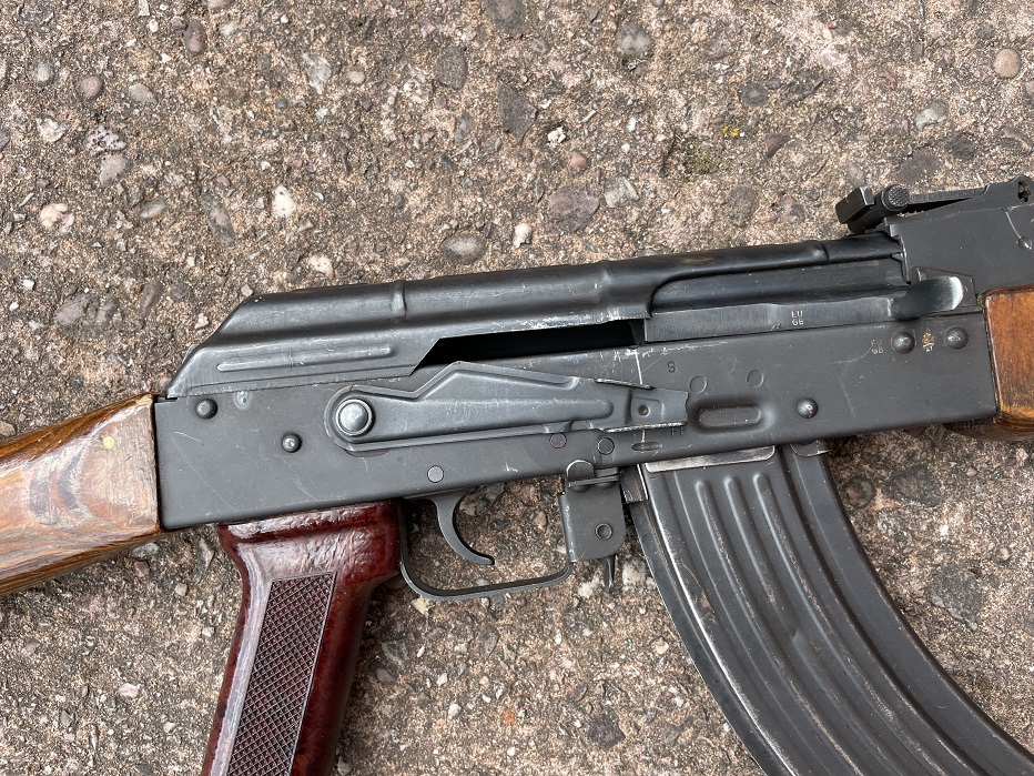 Romanian AK47 with front grip S/N IT2367 - Image 4