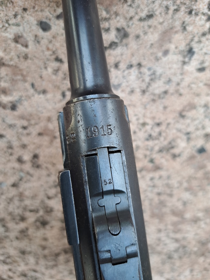 Luger - DWM mfg dated 1915 S/N 6252 - Image 7
