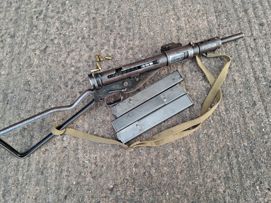 Sten MK2 smg with sling mags & inert rounds S/N 6910 - Image 2