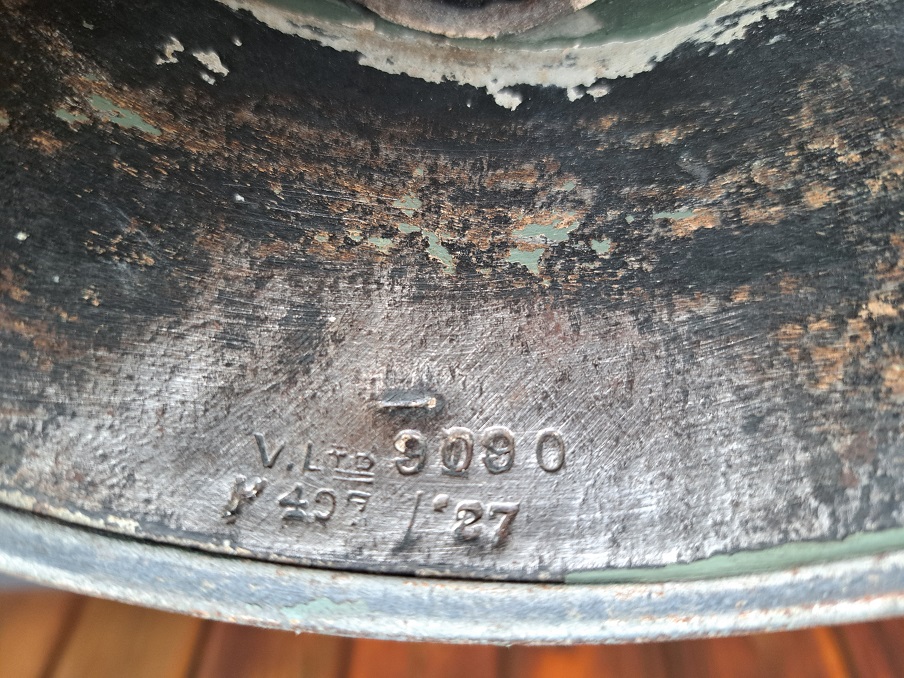 Vickers Irish Army M27 Steel Helmet - Image 3