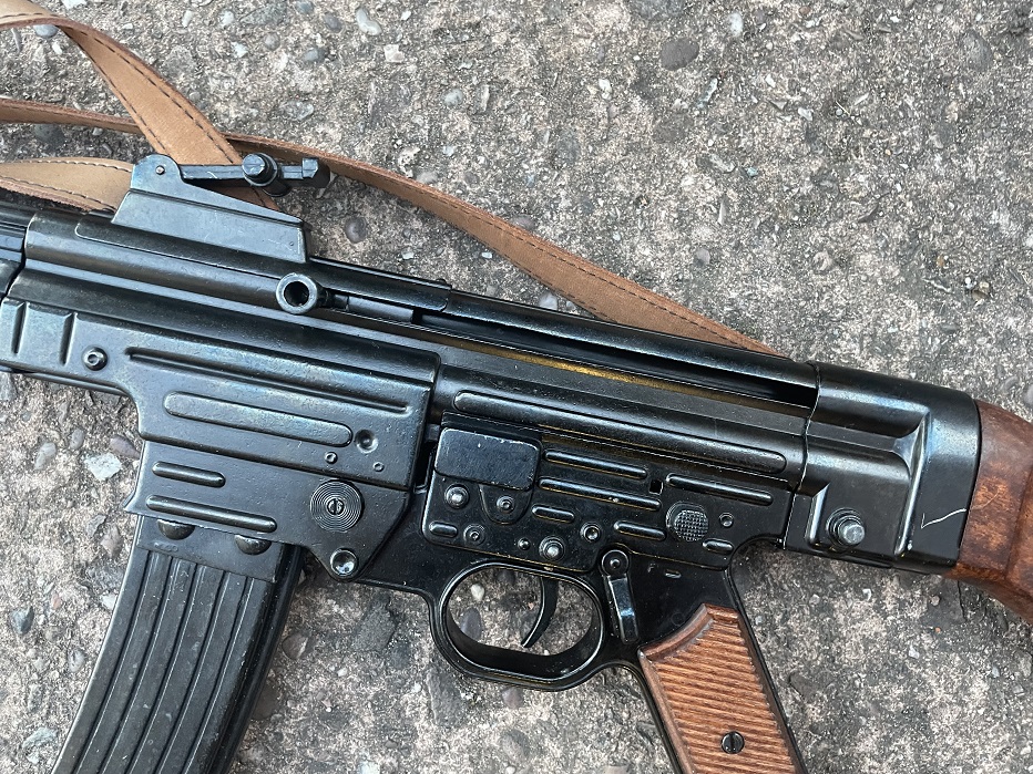 Denix Replica MP44 Assault Rifle - Image 2